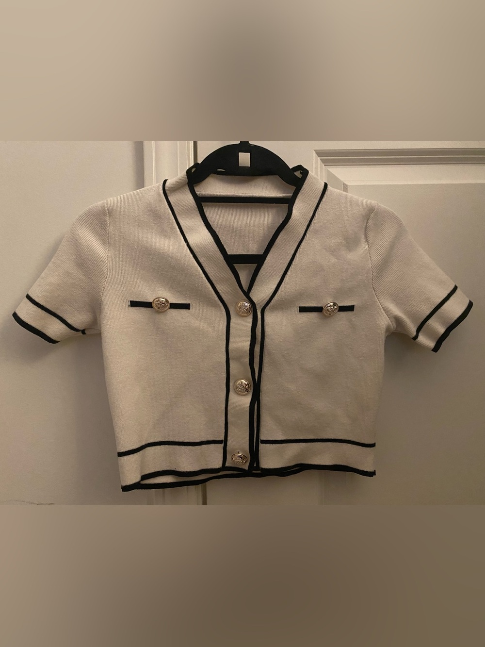 Cropped Cream Knit Cardigan with Black Trim XS